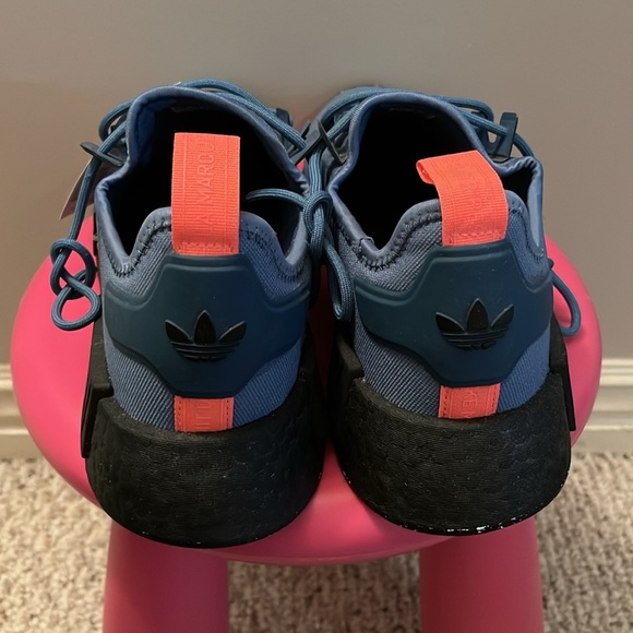 NWT adidas NMD R1 men’s running shoes in size 9.5 - Picture 8 of 14